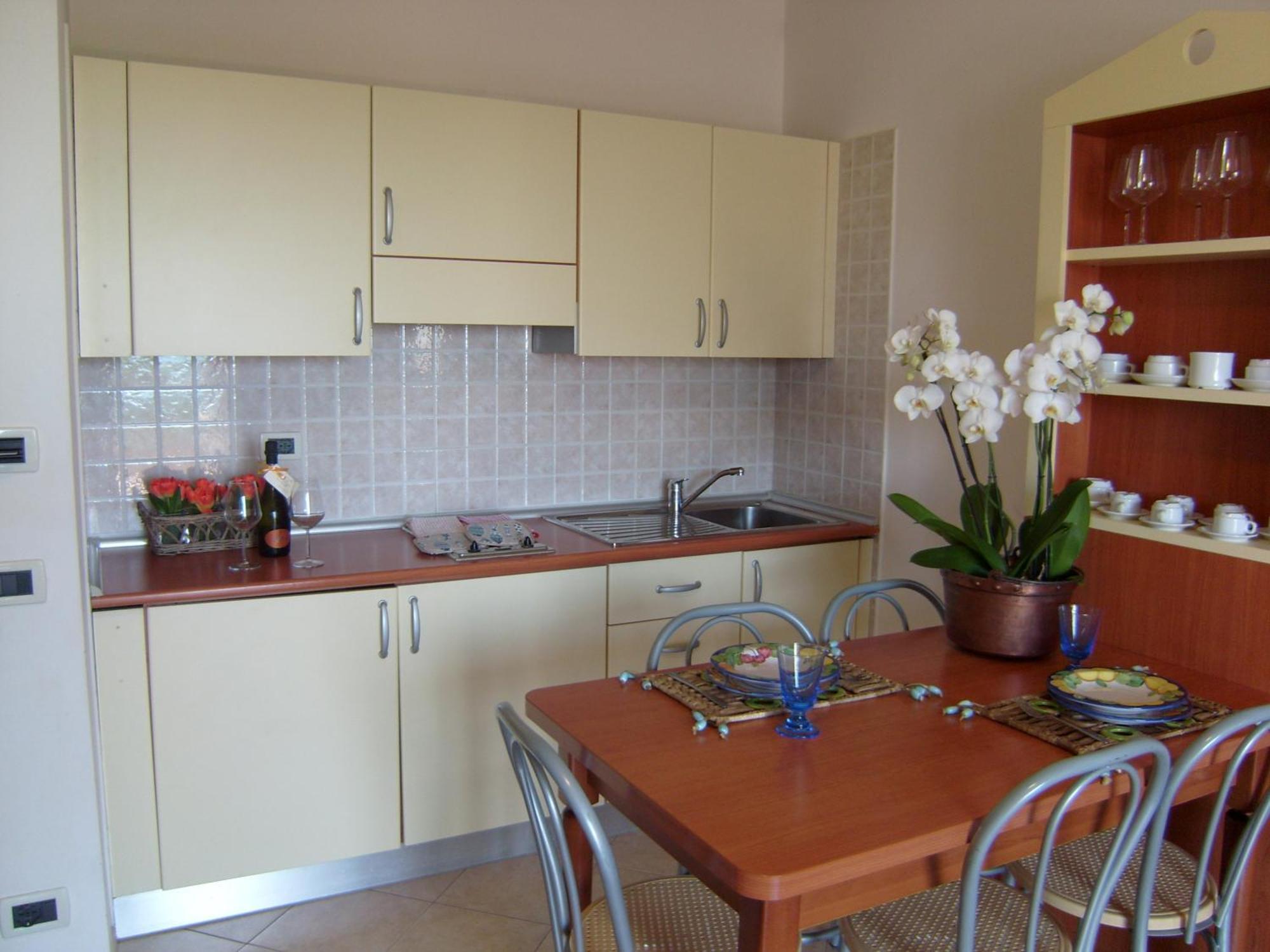 Residence Torre Del Mar Альба-Адріатіка Номер фото